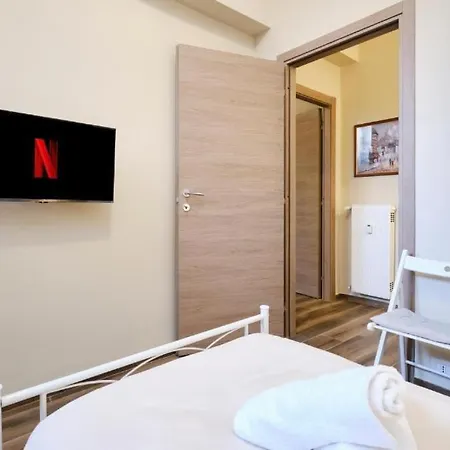 Elegant 2br Balcony, Ac, Near Colosseum ローマ