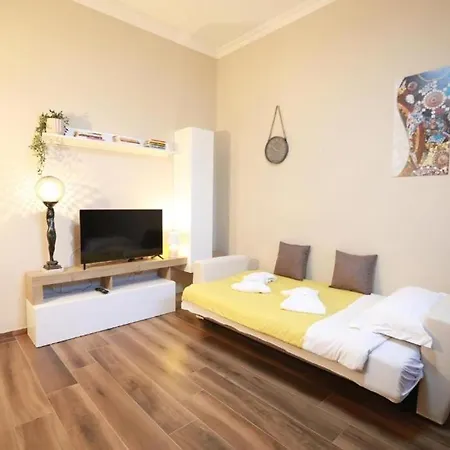 Elegant 2br Balcony, Ac, Near Colosseum Appartement