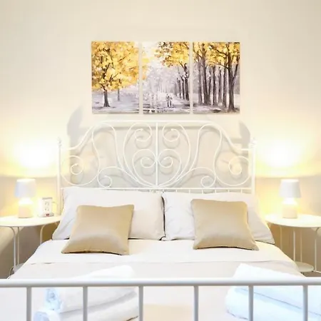 Elegant 2br Balcony, Ac, Near Colosseum Roma